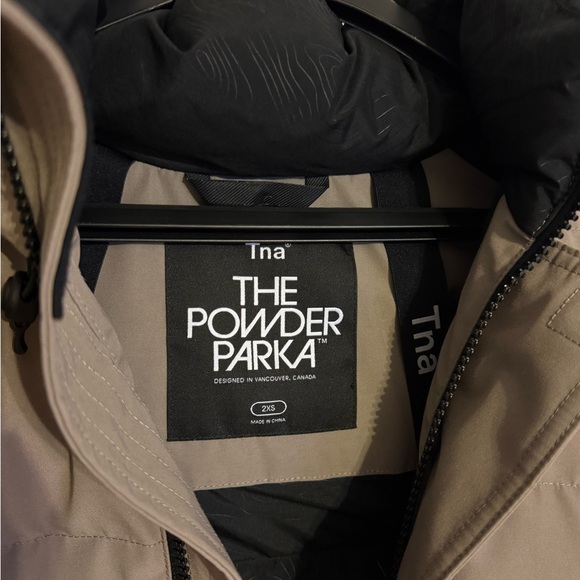 Aritzia TNA The Powder Parka - Picture 2 of 7